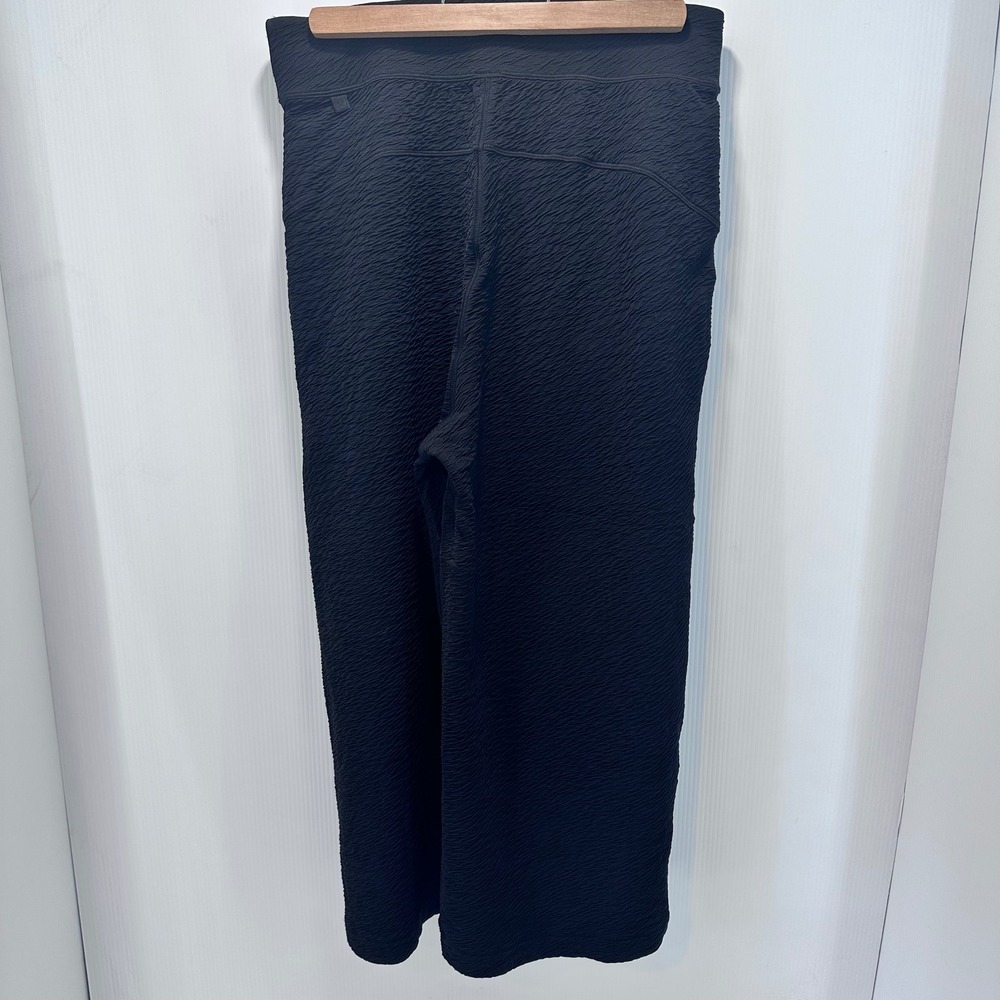Lululemon Can You Feel The Pleat Black Textured Wide Leg Crop‎ Pants Size 8 - Picture 5 of 13